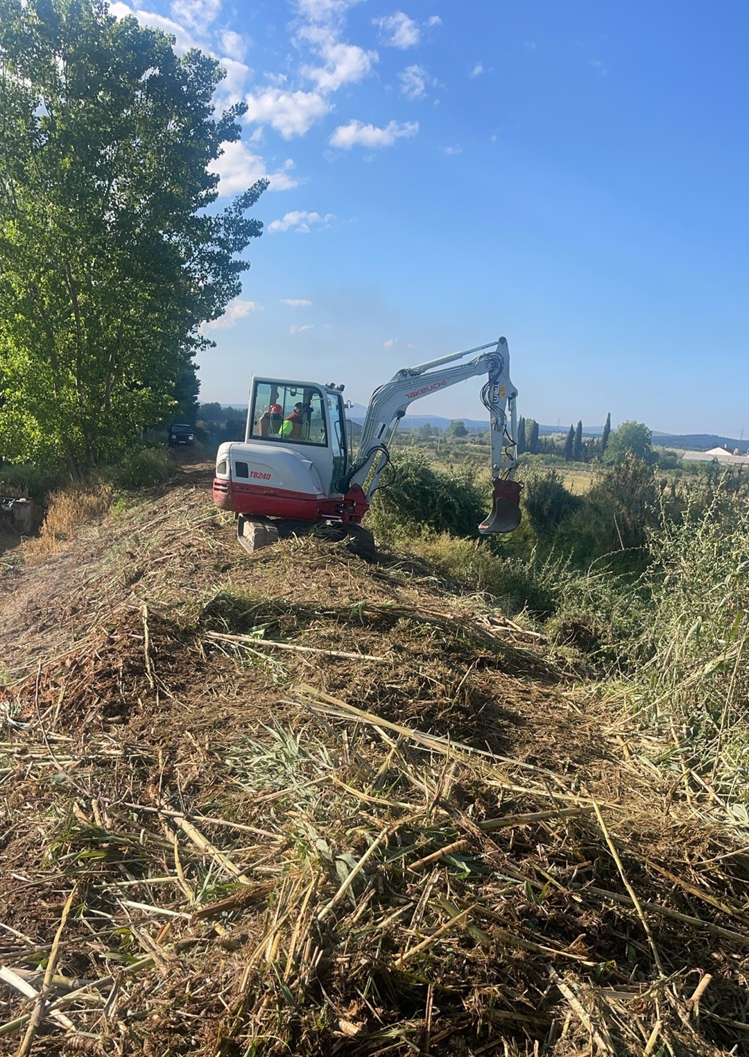La CHG inicia los trabajos de conservación y mejora de cauces en la zona de Granada